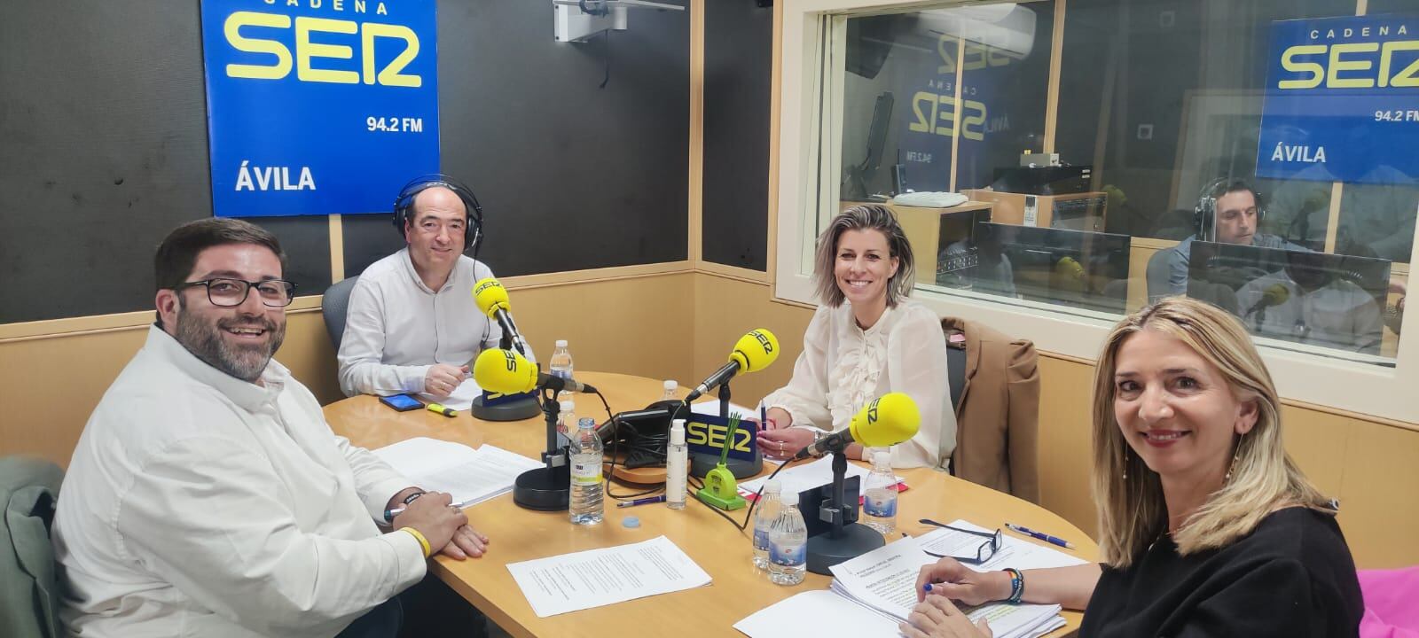 Luis Sánchez ha moderado el debate controlando los turnos y tiempos de cada candidato