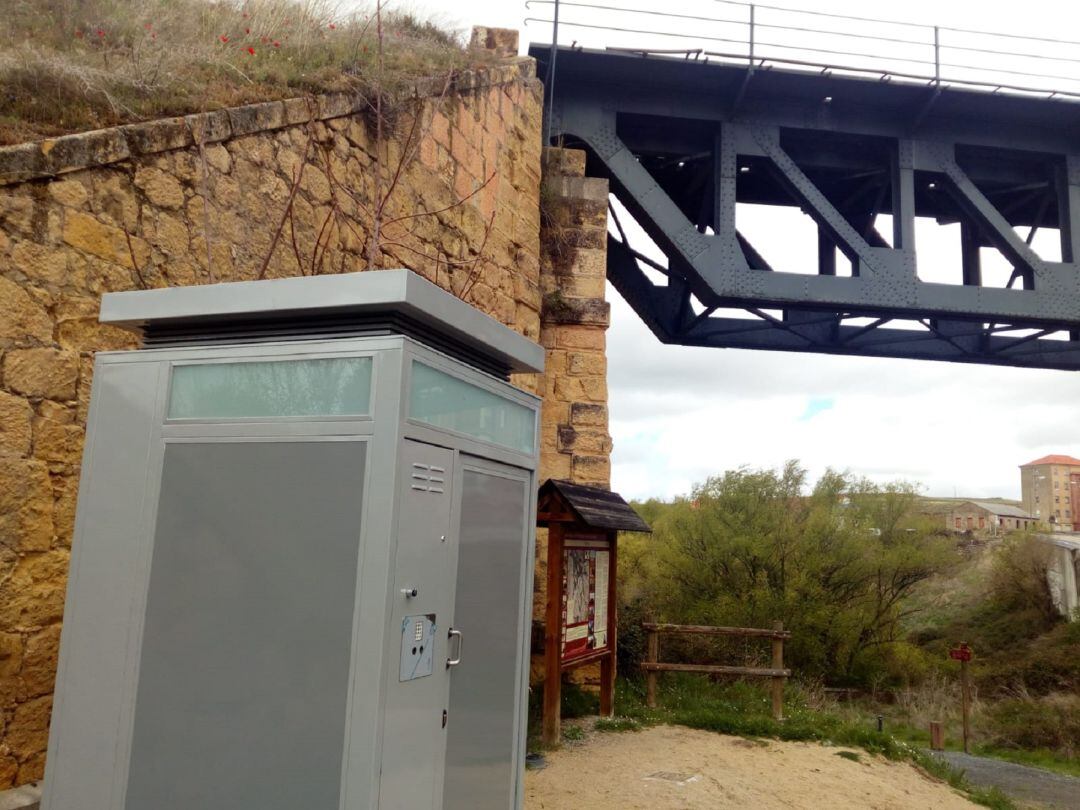 El urinario para los conductores de autobús urbano ha generado controversia entre los vecinos del barrio