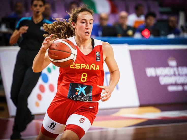 Alicia Flórez durante un partido con la selección sub 18.