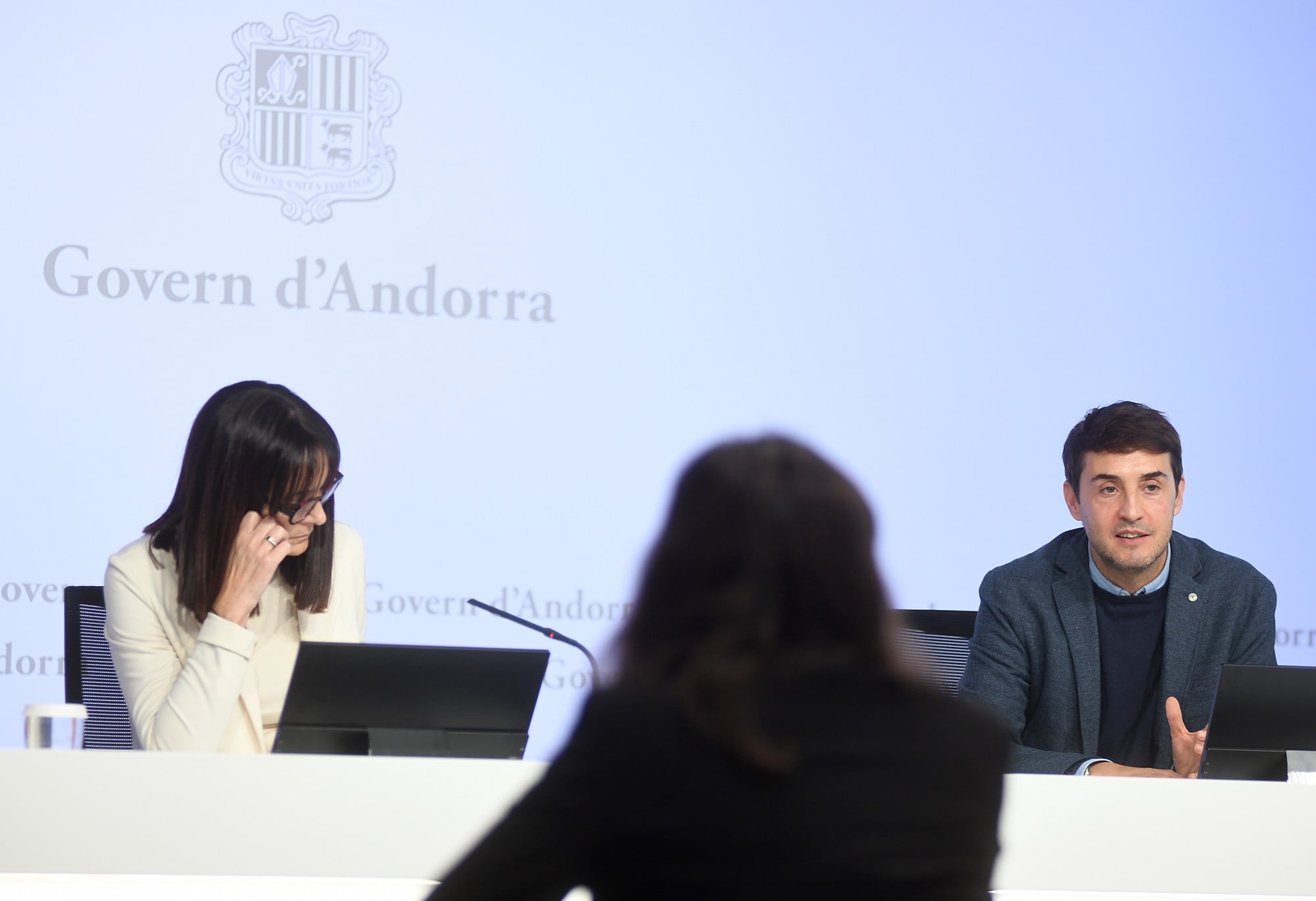 La ministra de Cultura, Mònica Bonell, i el Director de Promoció Cultural, Joan Marc Joval, presentant la remodelació de l&#039;Auditori Nacional.