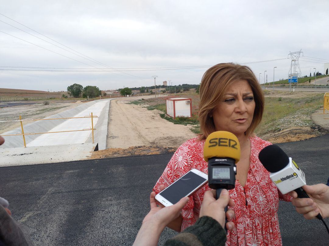 Teresa López desgrana las tres fases de las que constará el futuro Centro de Transportes de Medina y comarca