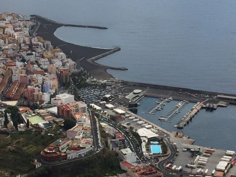 Panorámica de Santa Cruz de La Palma y parte del Puerto de la capital