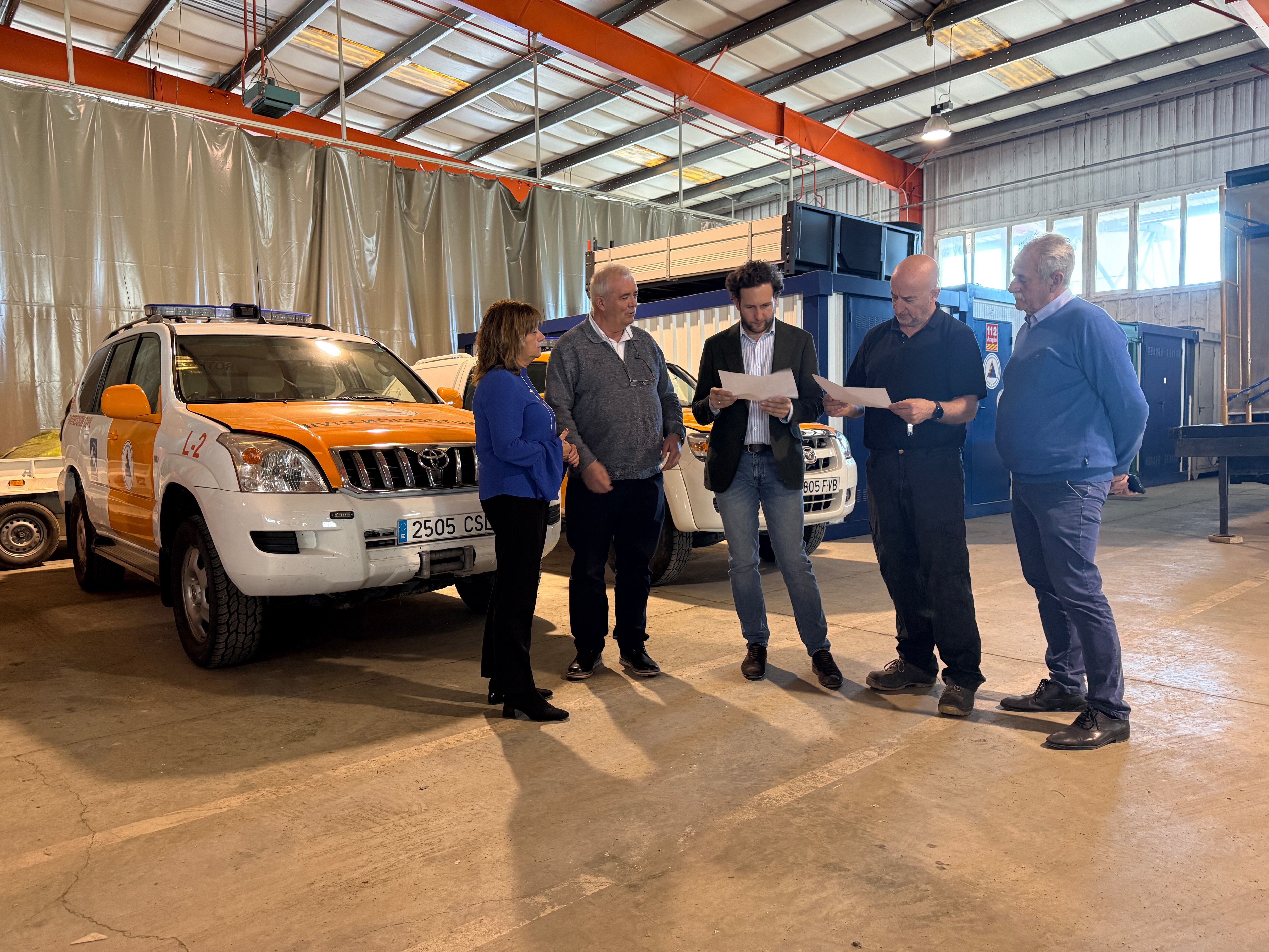 Nuria Pargada, vicepresidenta de la comarca, Primitivo Grasa, presidente, Isaac Claver, presidente de la DPH, Pedro Sancho, técnico de PC en la comarca y Álvaro Bescós, diputado provincial.
