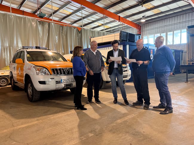 Nuria Pargada, vicepresidenta de la comarca, Primitivo Grasa, presidente, Isaac Claver, presidente de la DPH, Pedro Sancho, técnico de PC en la comarca y Álvaro Bescós, diputado provincial.
