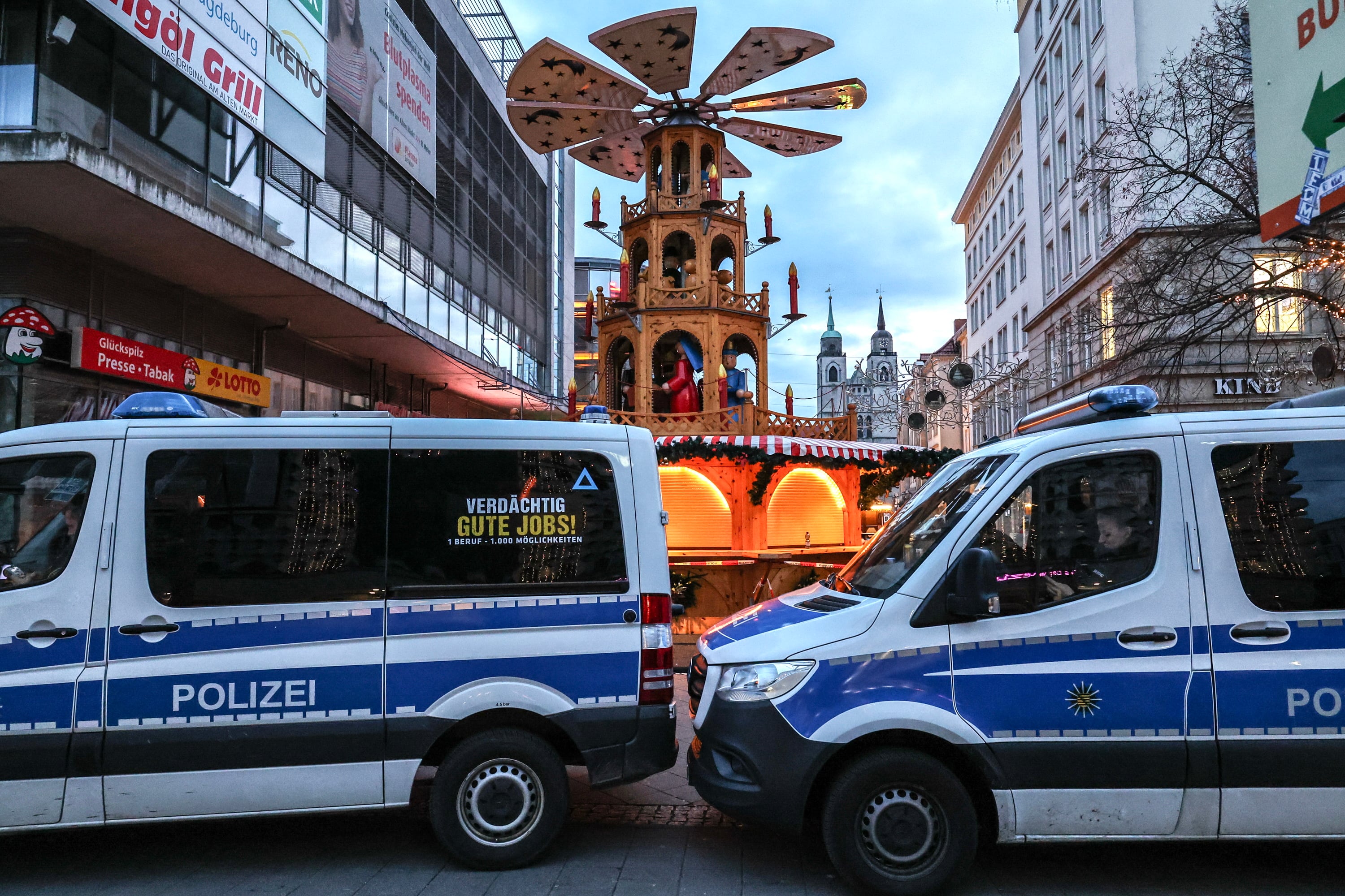 Policía alemana reabre al tráfico la zona del mercadillo navideño tras el mortal atropello.