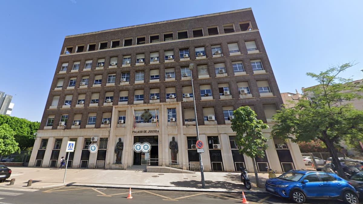 La Audiencia decide que el cirujano investigado por violar a una paciente en una operación continúe en prisión provisional