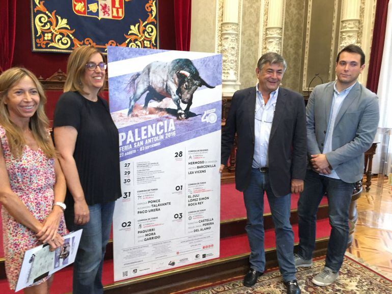 Carmen Martínez, Ángeles Armisén, Pablo Martínez y Manuel Martínez presentan el cartel taurino de San Antolín 2016