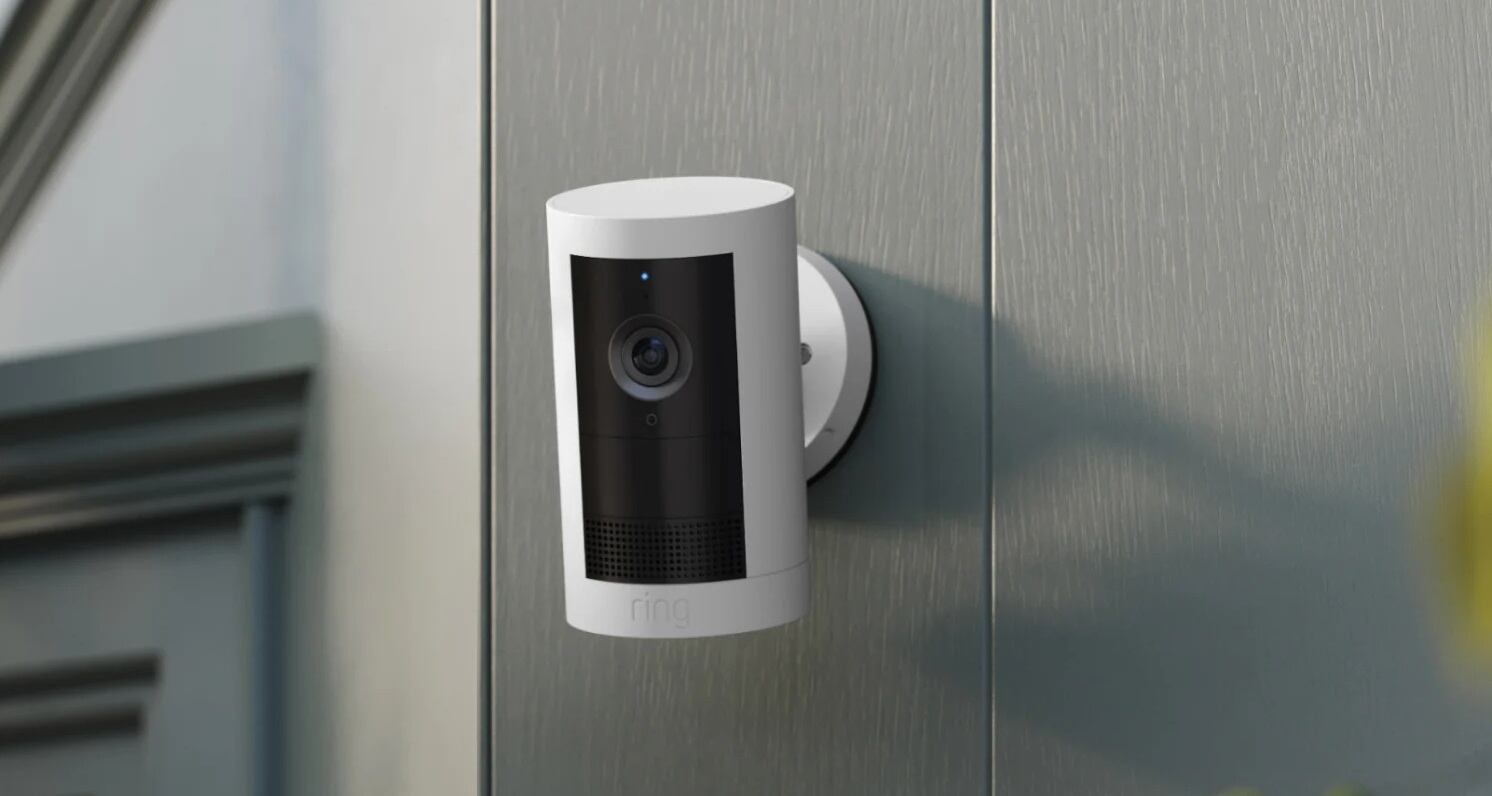 Así es la Ring Outdoor Camera.