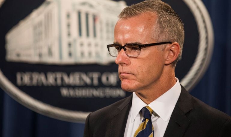  Imagen de archivo del &quot;número dos&quot; del Buró Federal de Investigaciones (FBI), Andrew McCabe, durante una rueda de prensa 