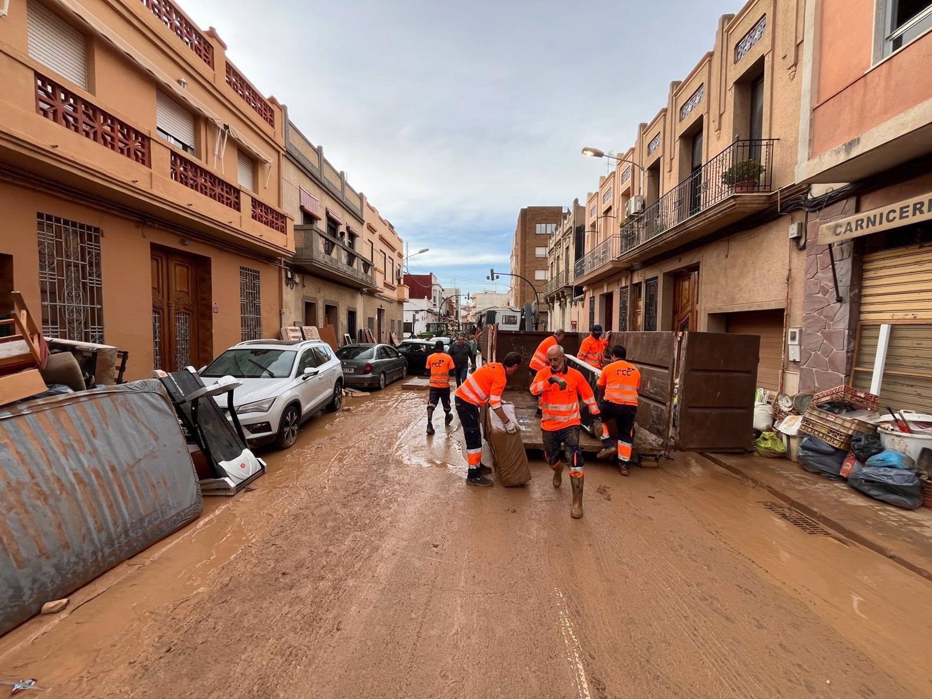 Trabajos de limpieza en la pedanía de La Torre