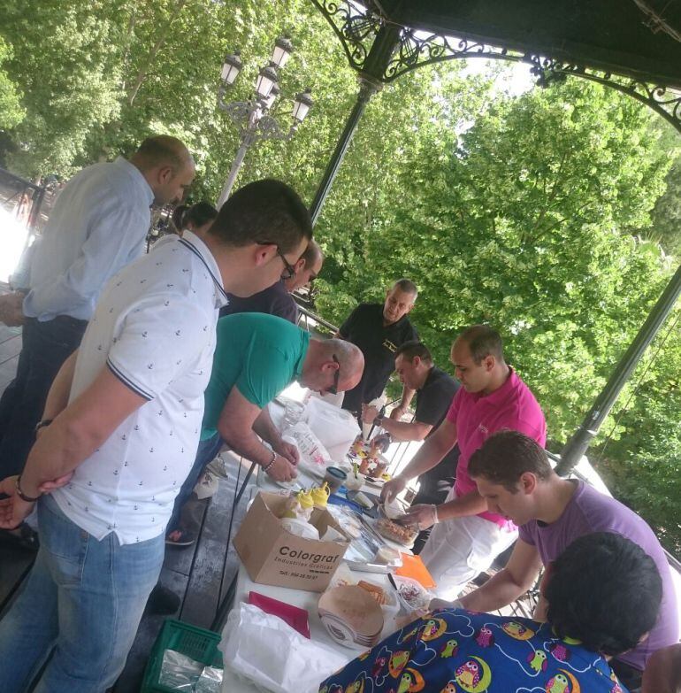 Preparando las tapas de Extregusta en esta XI edición.