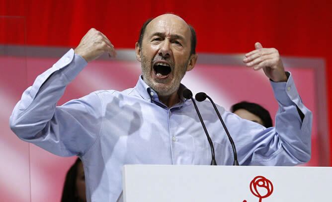 El secretario general del PSOE, Alfredo Pérez Rubalcaba, durante su intervención en la segunda jornada de la conferencia política del PSOE