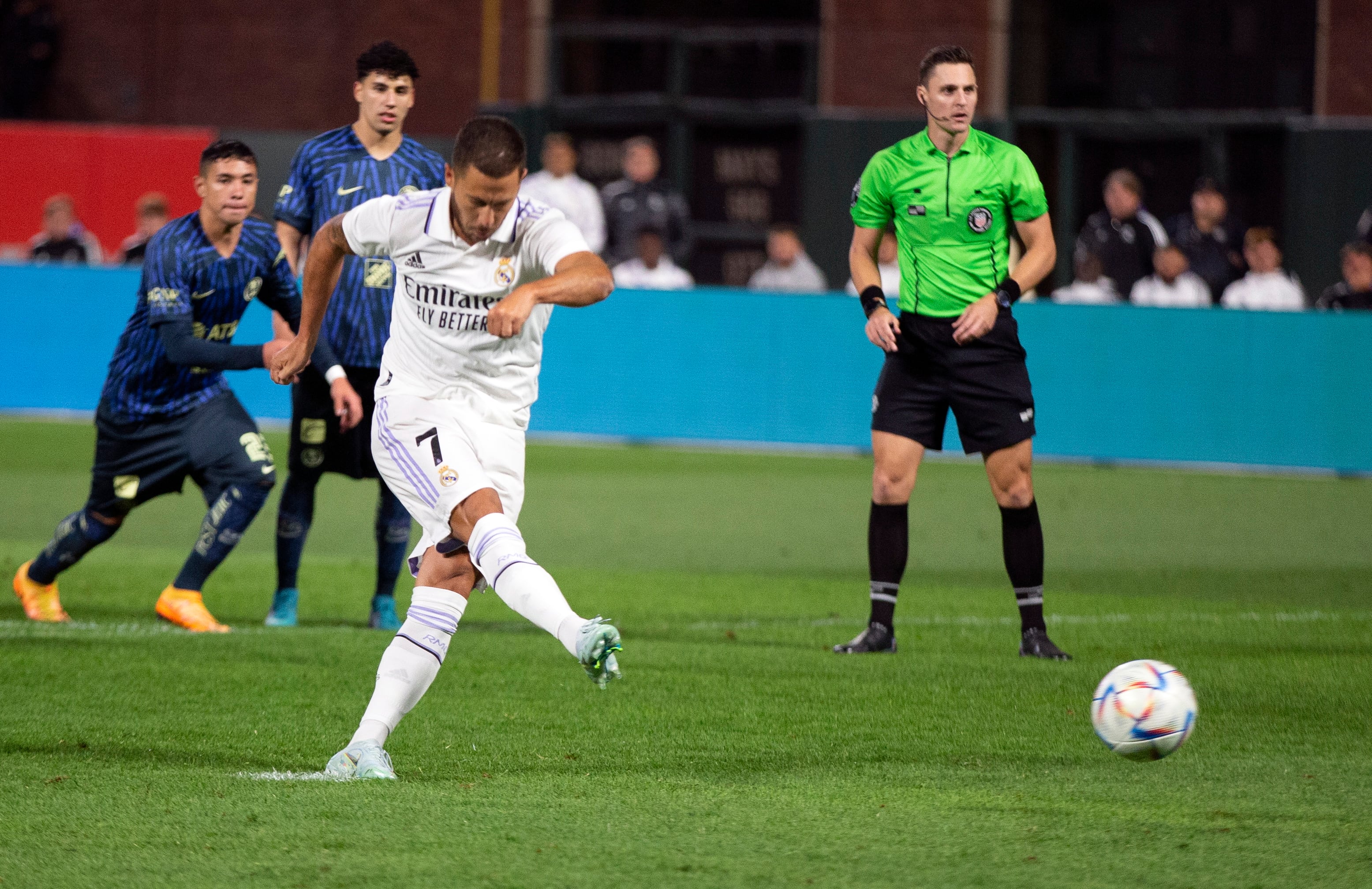 Hazard, durante un partido de la pretemporada con el Real Madrid EFE/EPA/D. ROSS CAMERON