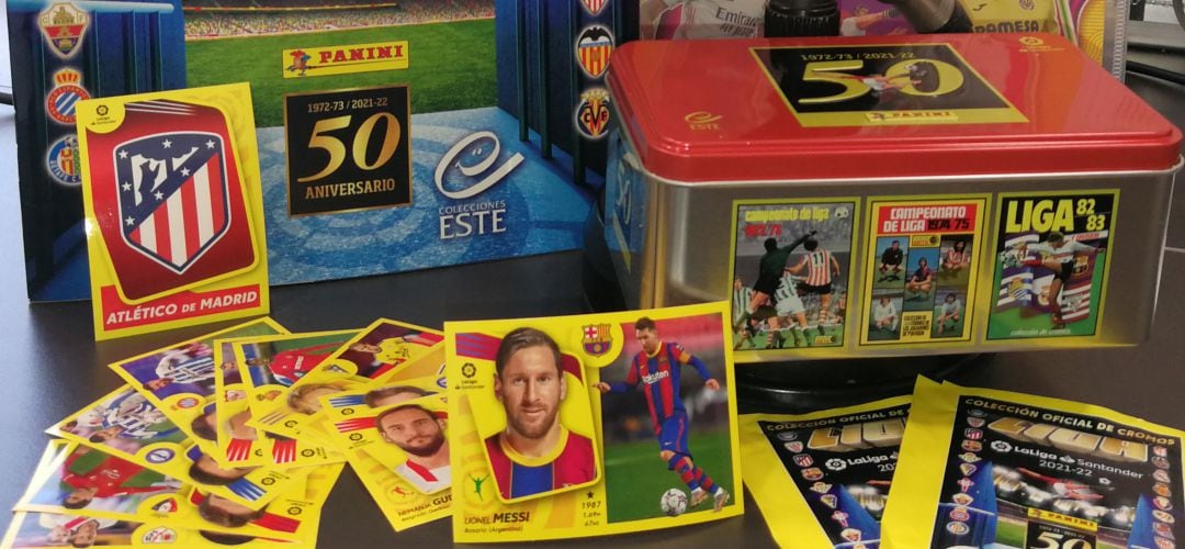 La colección de cromos icónica en España cumple 50 temporadas con varios diseños especiales y con los últimos diseños de Messi en el FC Barcelona