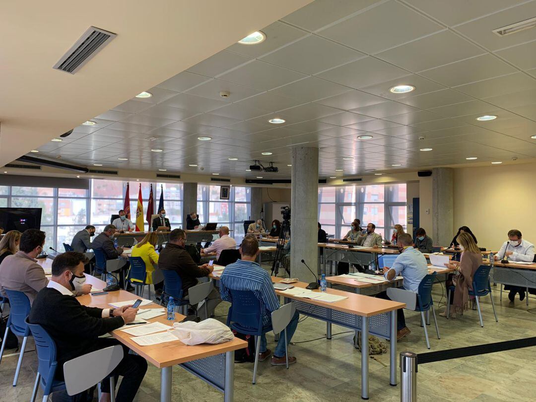 Pleno municipal celebrado en el CDL