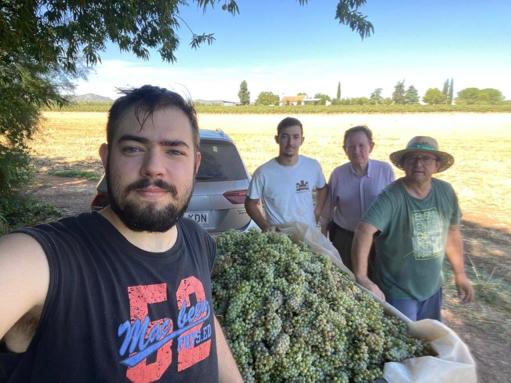 Ramón García junto a parte de su familia y amigos