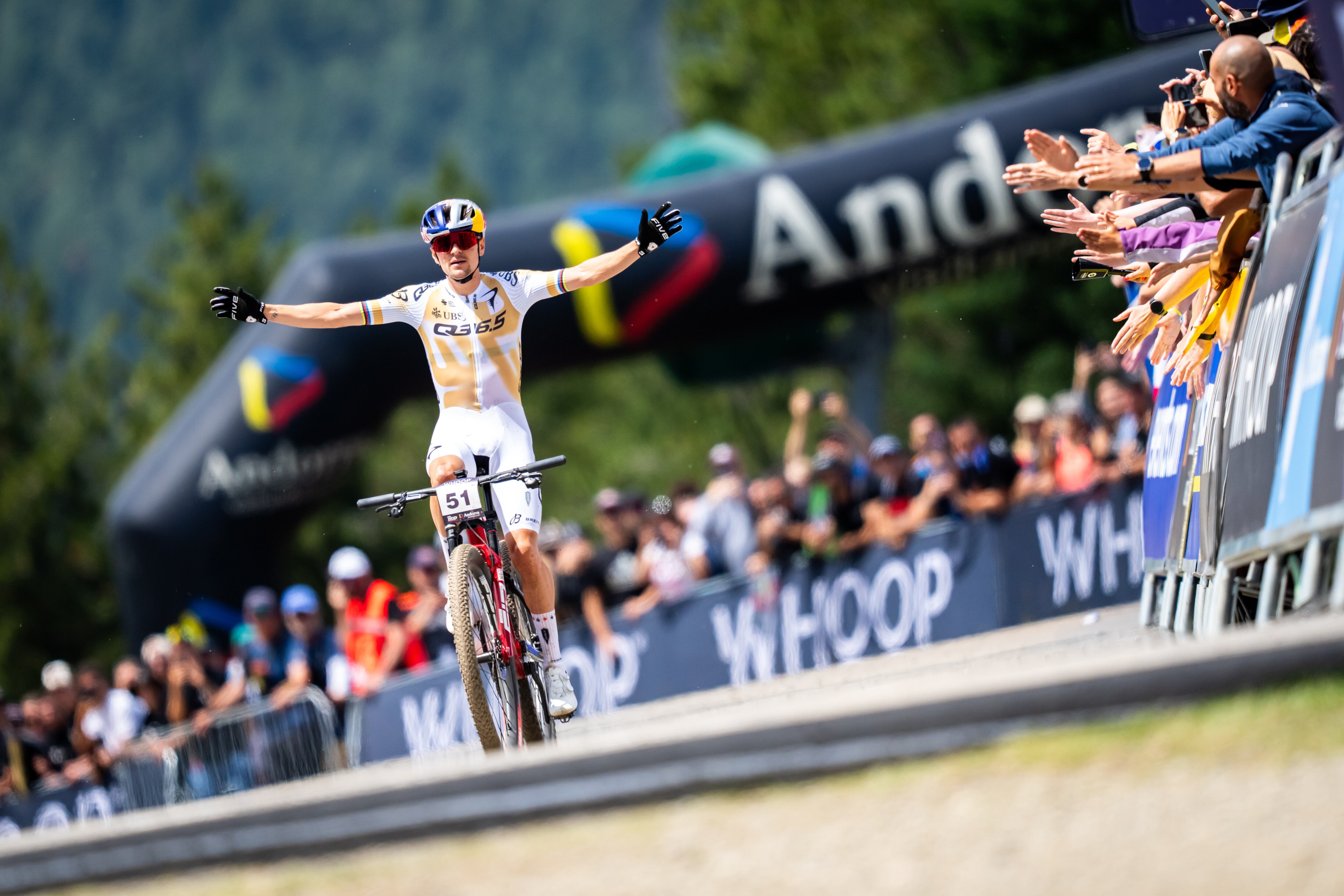 El resident, Tom Pidcock, es va imposar clarament en la prova de Cross Country en distància olímpica