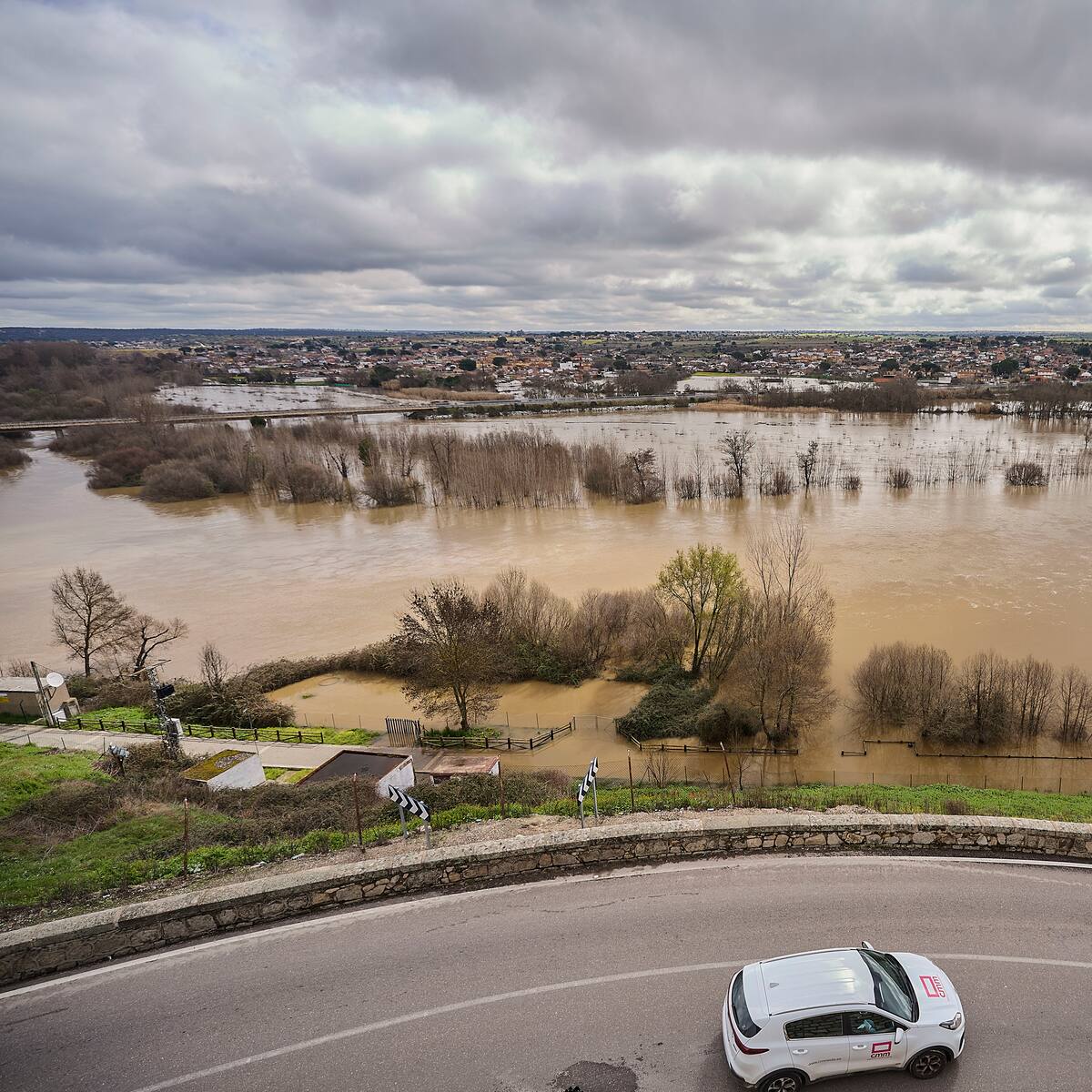 Siguen 60 viviendas desalojadas en Escalona (Toledo), aunque la noche ha sido “muy tranquila” ante la crecida del río Alberche