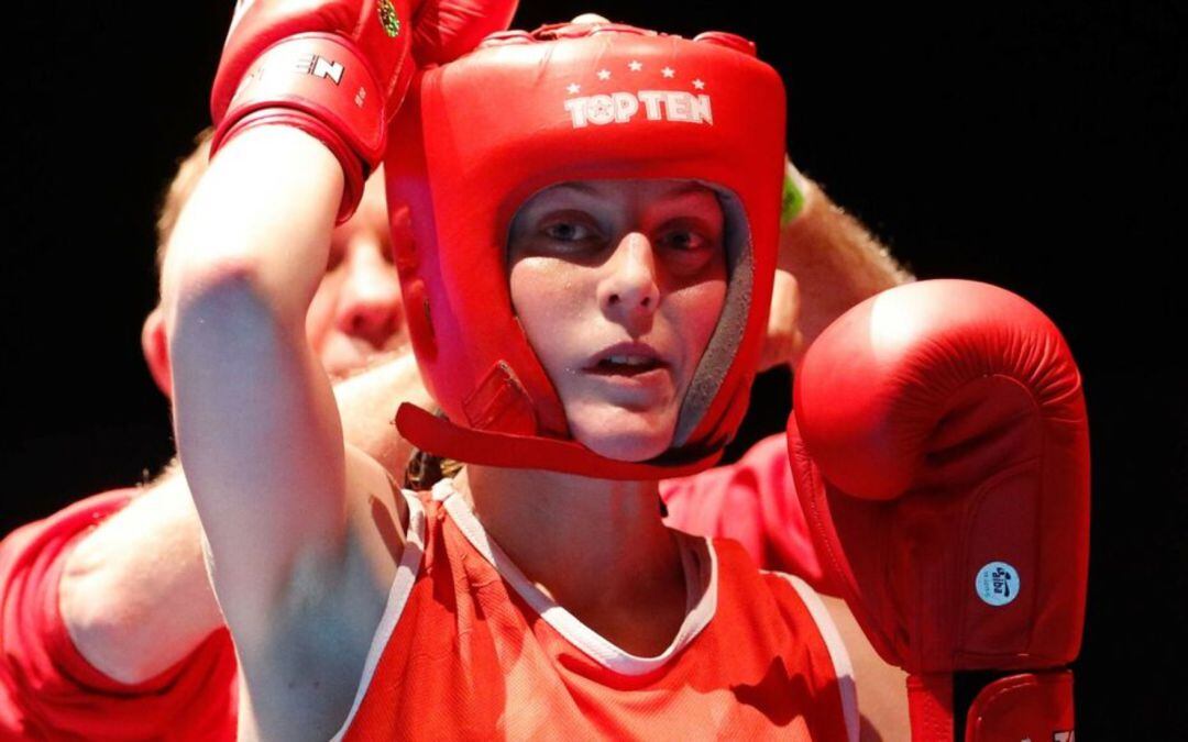 Julie Le Galliard, durante un combate de boxeo