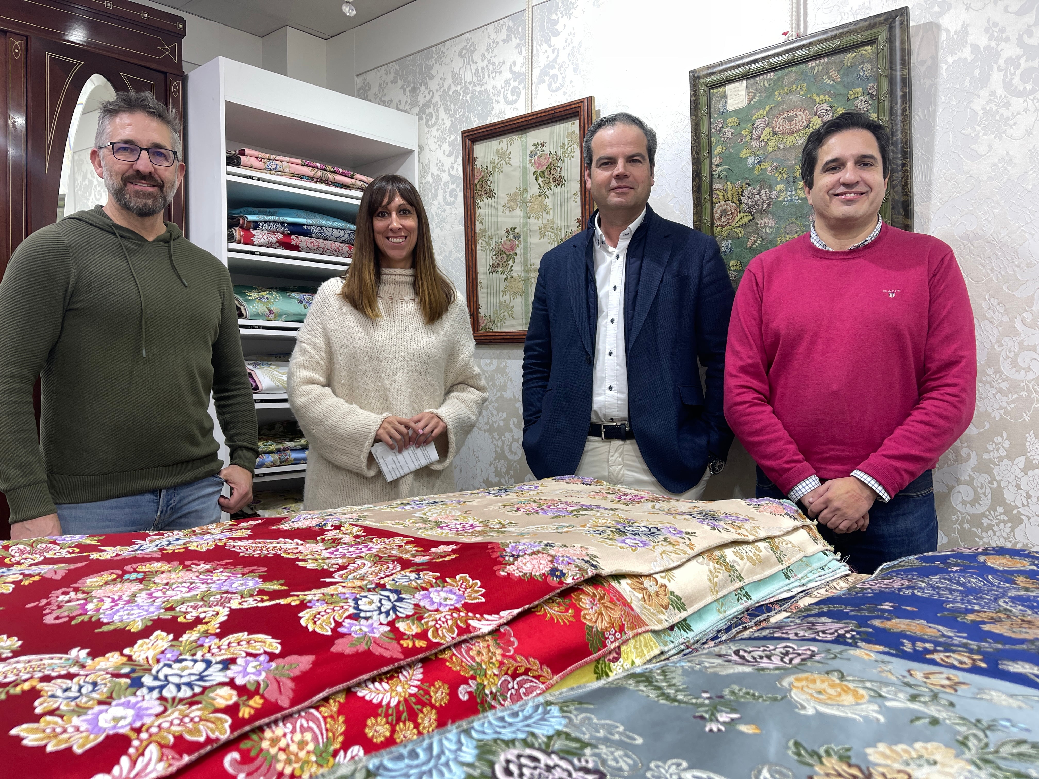 Javier Sáez, gerente de Vives y Marí, Jèssica Crespo, Javier Vilana presidente de exclusivas Casvi y Carlos Peinado gerente de este polígono.