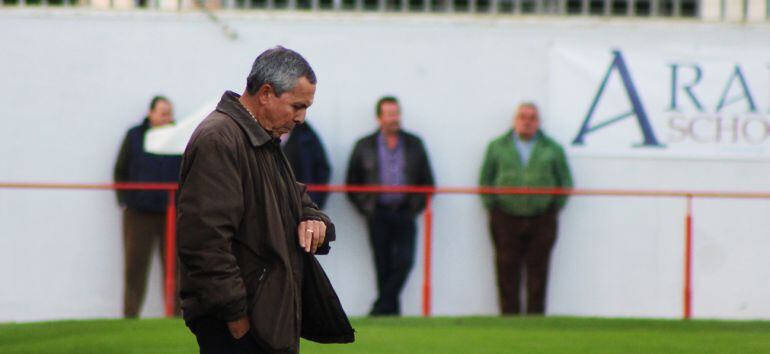 Juan Antonio Sánchez Franzón, técnico del Xerez DFC durante el partido que su equipo disputó ante el Cartaya 