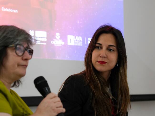 Fundación Triángulo presenta la 23 edición de Cinhomo, el único festival de cine LGBTIQ+ de Castilla y León junto a la concejala de Turismo, Eventos y Marca Ciudad del Ayuntamiento de Valladolid, Blanca Jiménez.