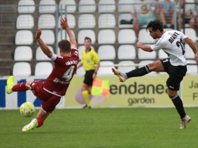 Alain Eizmendi adelantó al Real Unión en el choque de ida