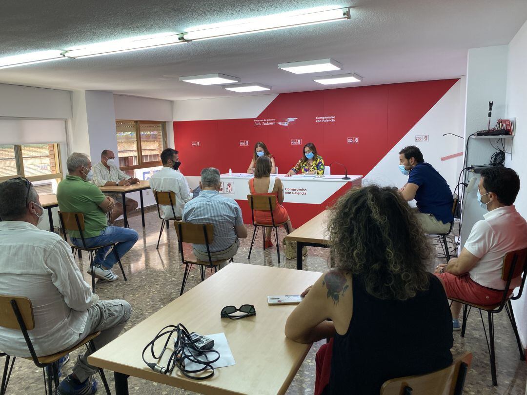 La vicesecretaria general del PSOE en Castilla y León se ha reunido con alcaldes de su partido en Palencia