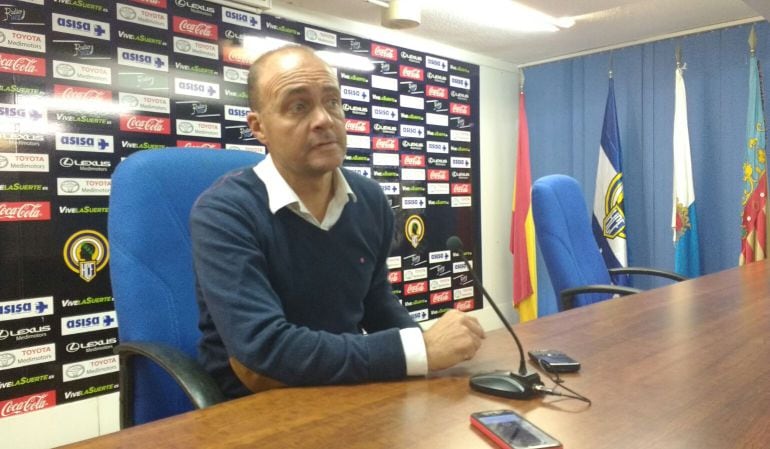 Vicente Mir durante la rueda de prensa