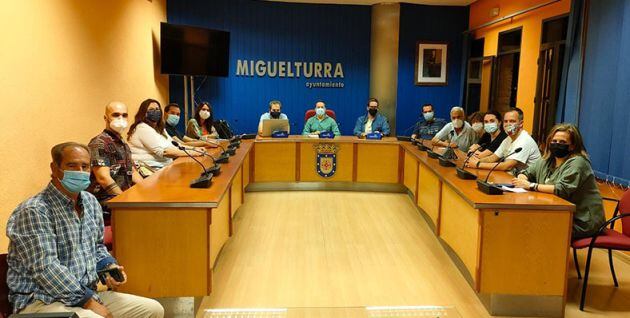 Imagen de una de las reuniones de la Asociación de Peñas en el Ayuntamiento de Miguelturra