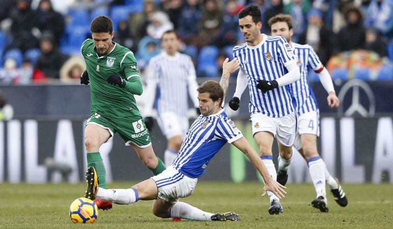 El &#039;Lega&#039; jugó de verde en Butarque,mientras que la Real lució su primera equipación.