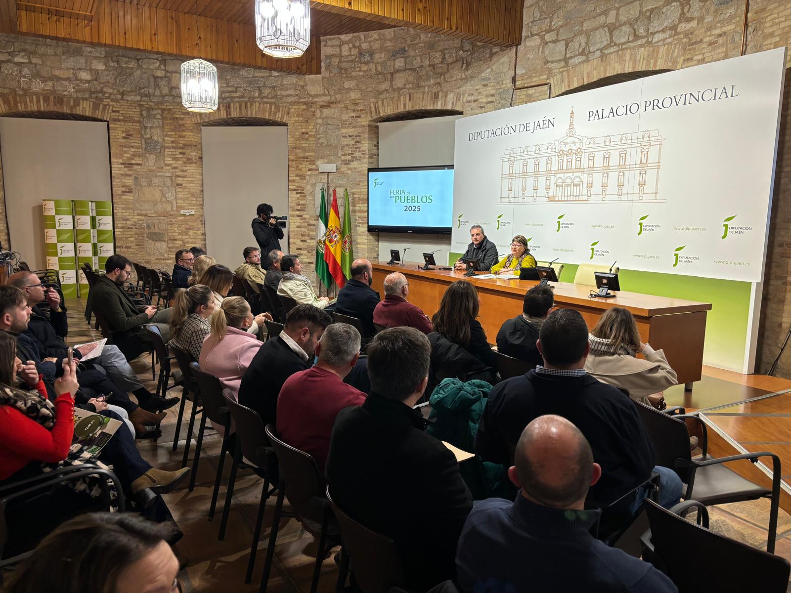 Reunión preparatoria de la Feria de los Pueblos de Jaén.