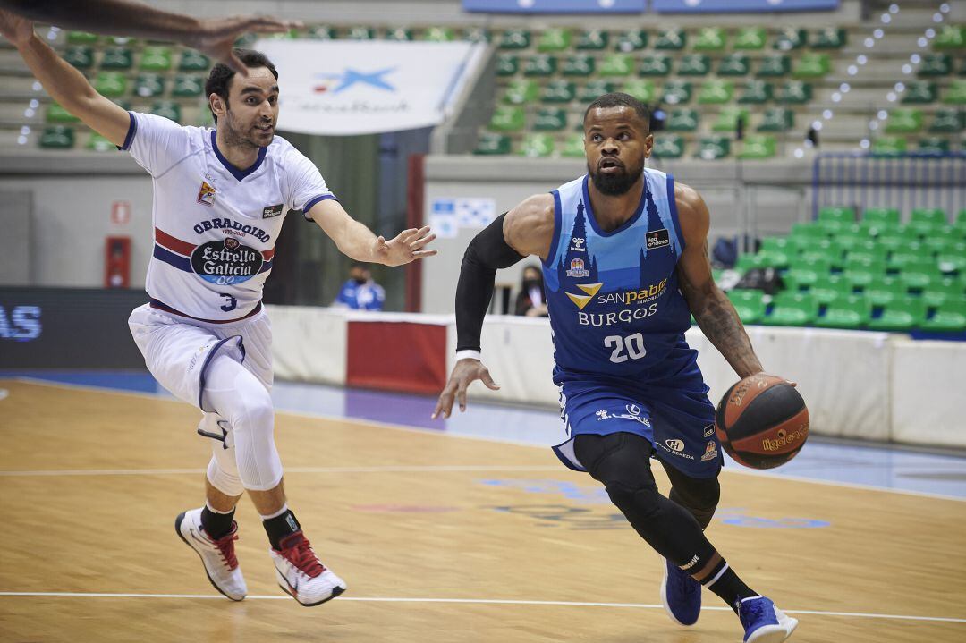 Cook frente a Monbus Obradoiro