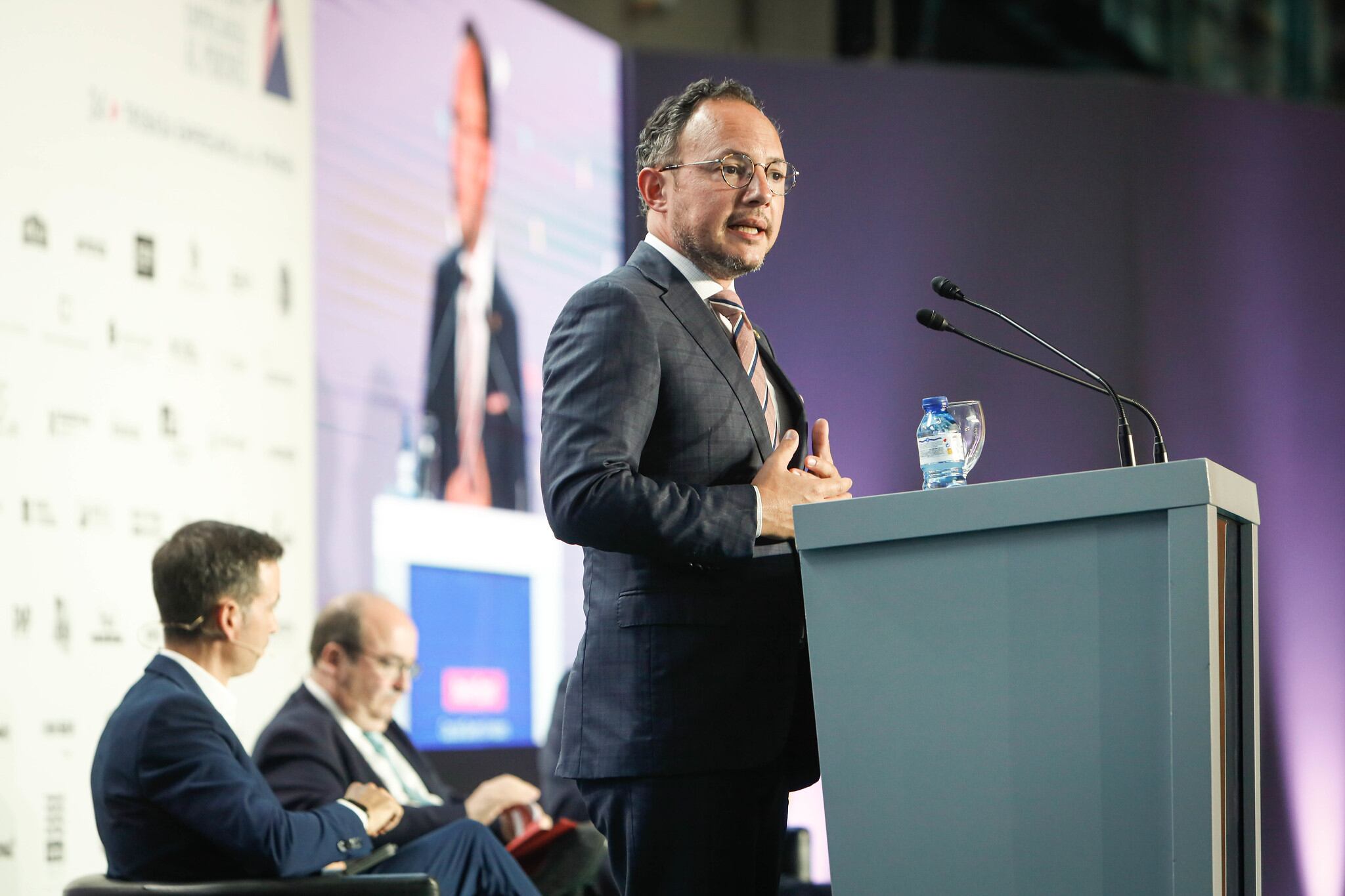 Espot durant la seva compareixença a la 34a Trobada Empresarial al Pirineu.