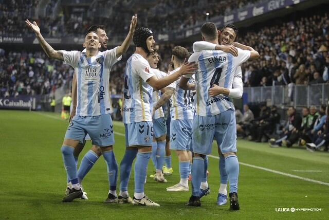 El Málaga celebrando uno de los goles en el partido contra el Eldense