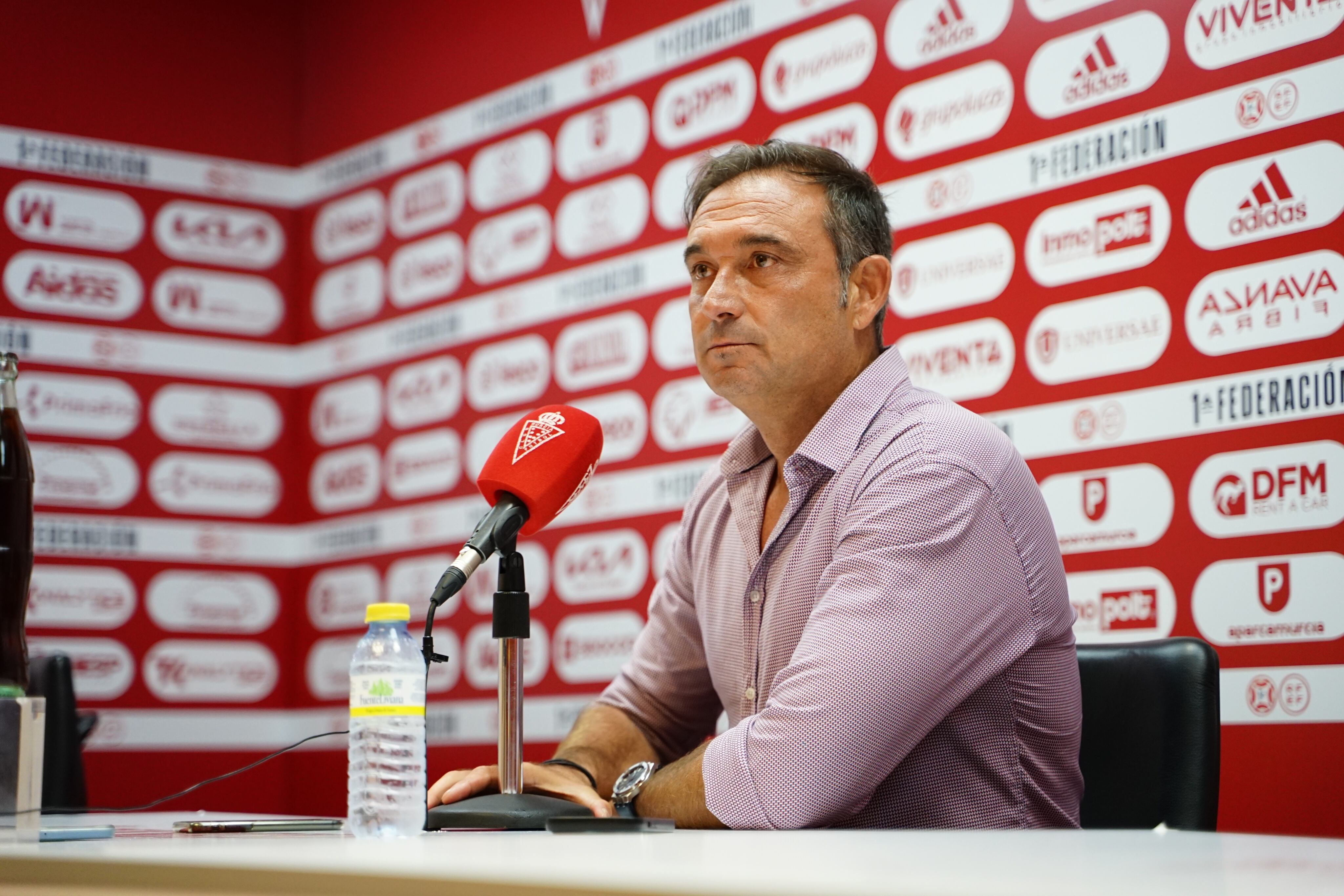 Javier Recio durante su presentación como director deportivo del Real Murcia