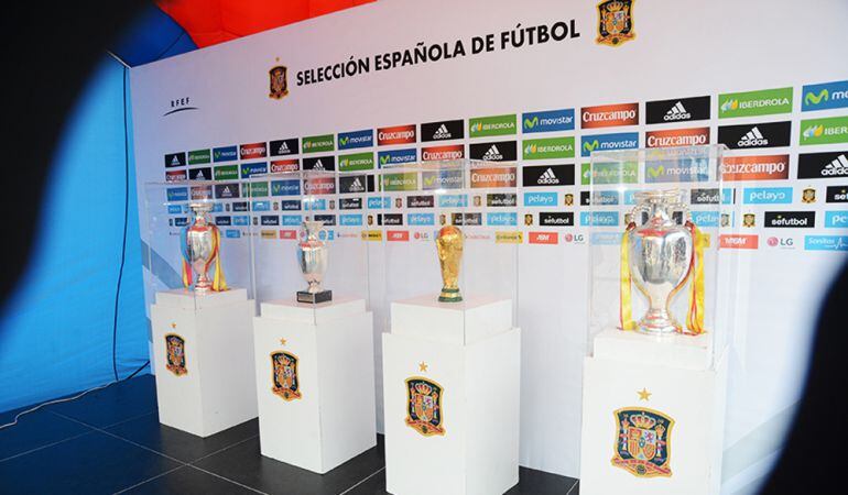 La Copa del Mundo de 2012 y las Eurocopas de 1964, 2008 y 2014 son los grandes trofeos de la selección española