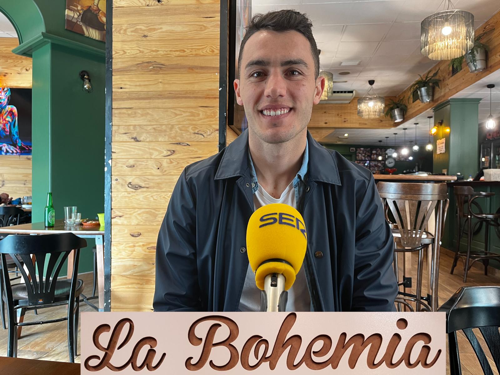 Primi, jugador del Alcoyano en La Bohemia