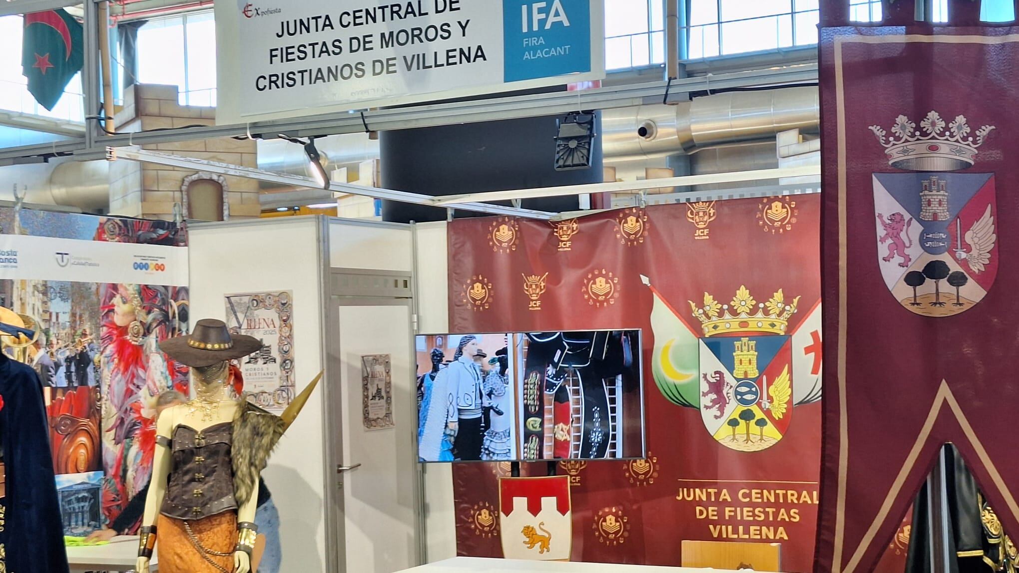 La Junta Central de fiestas de Villena en Expofiesta