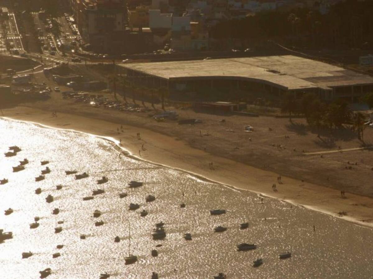 El pleno del Ayuntamiento de Santa Cruz de Tenerife rechaza el derribo del "mamotreto"