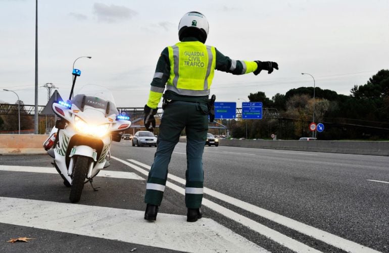 Agente de la agrupación de Tráfico de la Guardia Civil