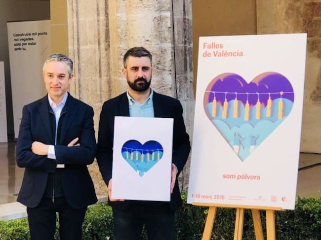 Cartel de las Fallas 2018 "Som pólvora" junto con el director del consorcio de museos de la Comunitat Valenciana y el presidente de Junta Central Fallera