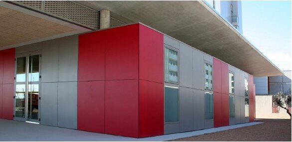 Edificio de la calle Calatayud donde se ubica el Art Lab