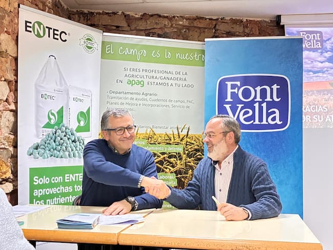 Firma convenio APAG-Font Vella