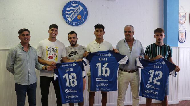 Hugo, Rifat y Ricky, presentados como jugadores del primer equipo del Xerez DFC