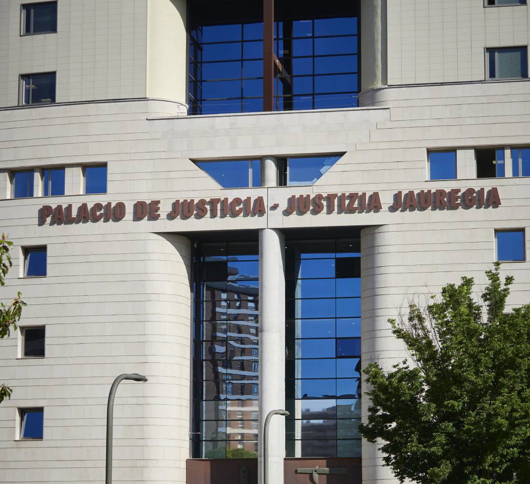 Fachada del Palacio de Justicia de Pamplona