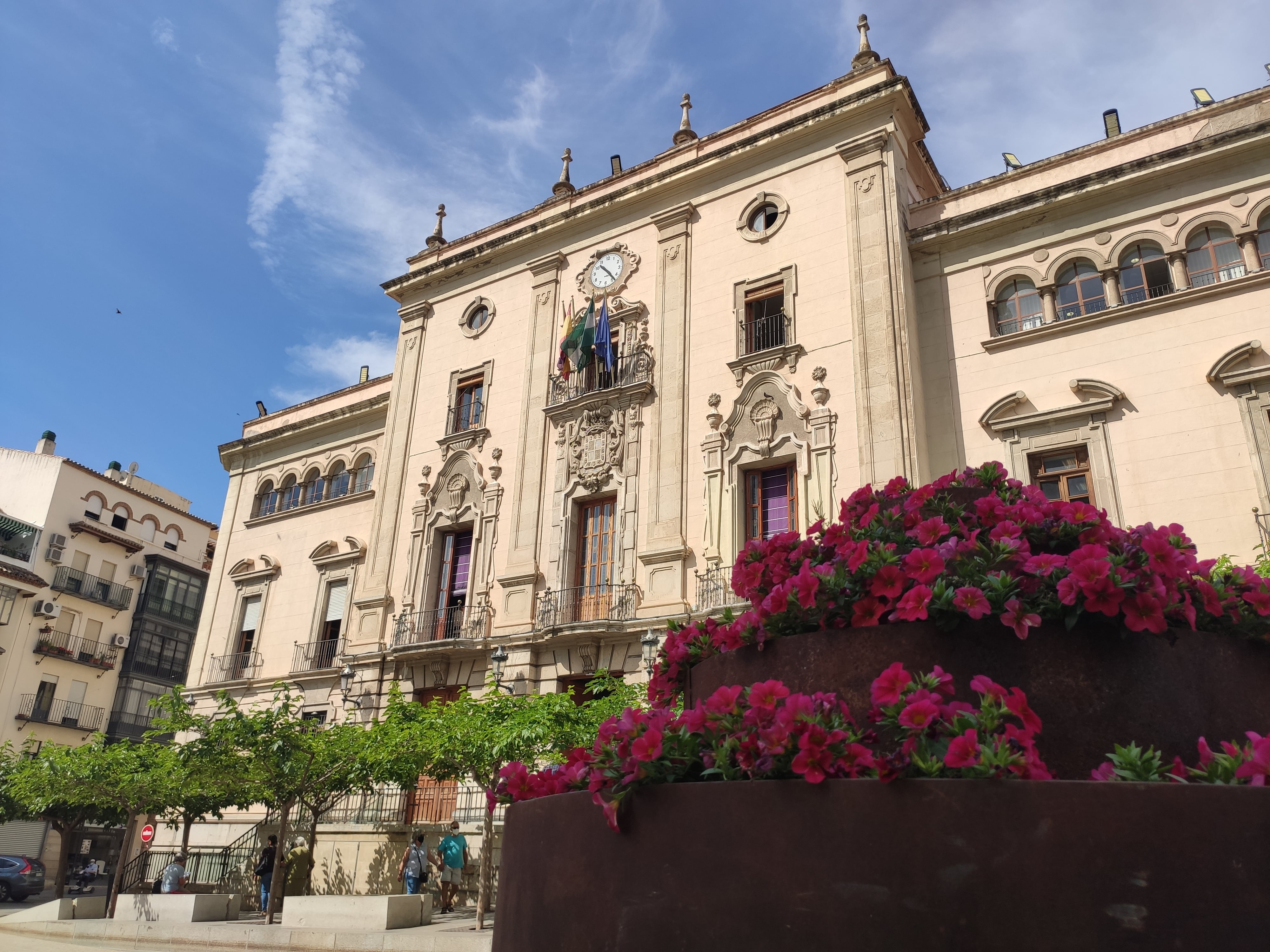 Fachada principal del Palacio Municipal del Ayuntamiento de Jaén capital