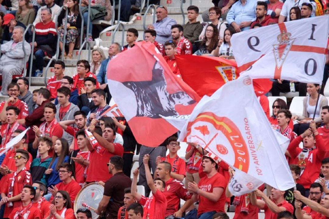 Aficionados del Real Murcia en Nueva Condomina