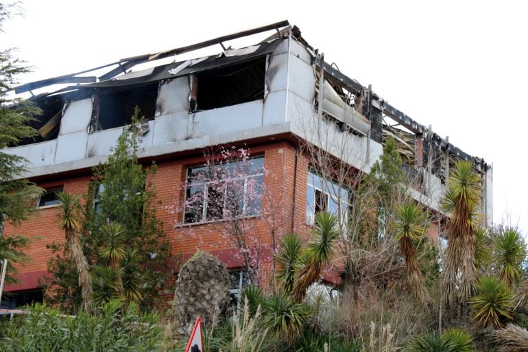 Part de l'edifici dels bombers a Bellaterra que s'ha cremat el 8 de març