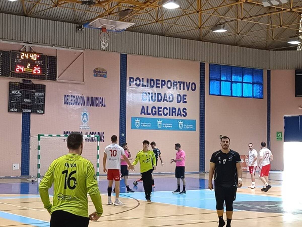 El BM Ciudad de Algeciras se queda con la miel en los labios (26-27)